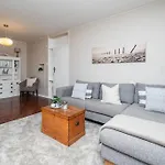 2 Bedroom Apartment Opposite Company Gardens
