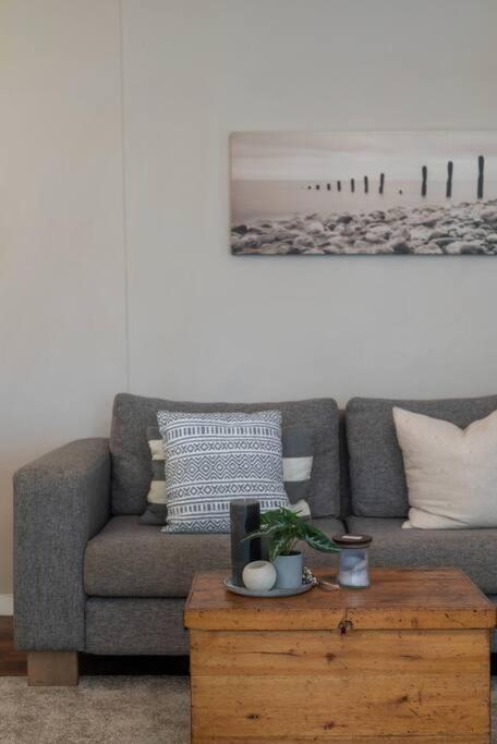 2 Bedroom Opposite Company Gardens
