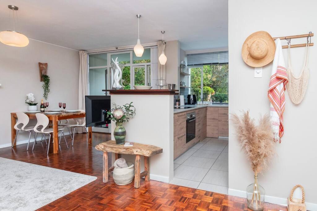 2 Bedroom Opposite Company Gardens
