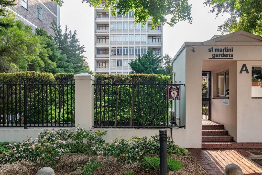 2 Bedroom Opposite Company Gardens Apartment Cape Town