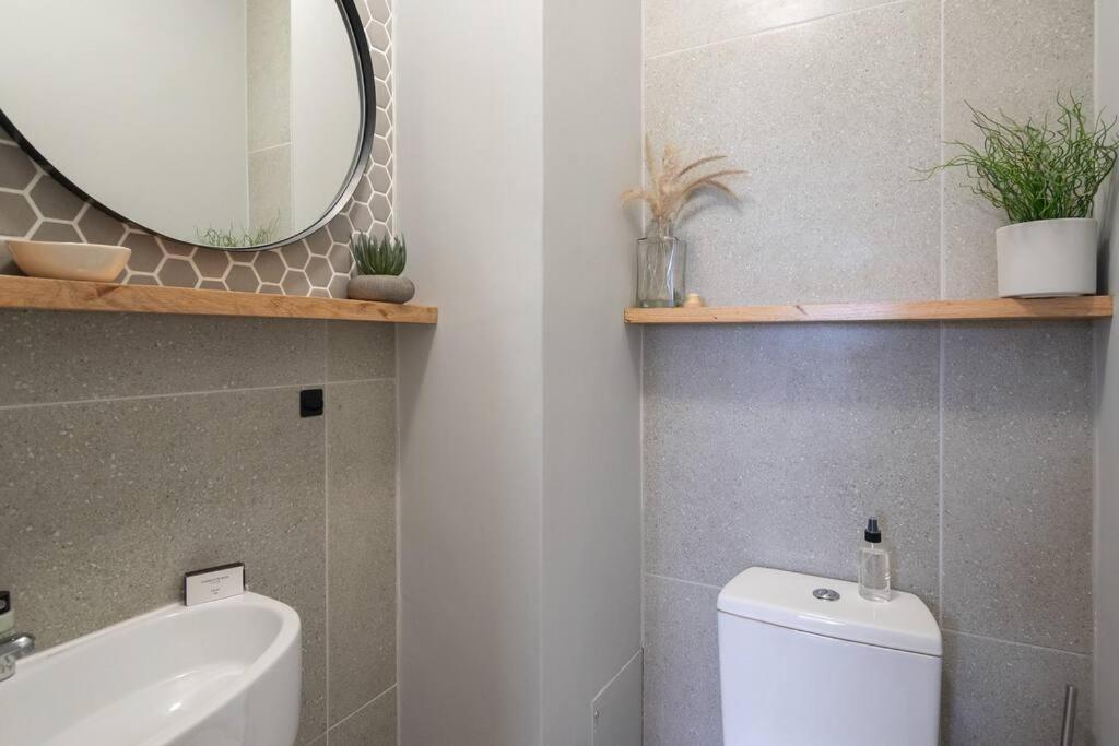 Apartment 2 Bedroom Opposite Company Gardens Cape Town