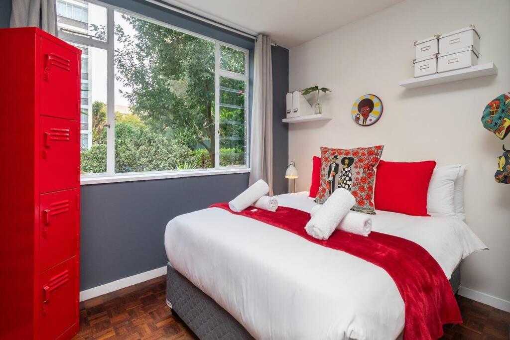 2 Bedroom Opposite Company Gardens